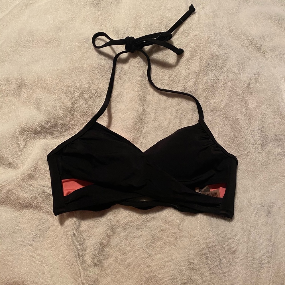 Worn twice! PINK Crisscross bikini top